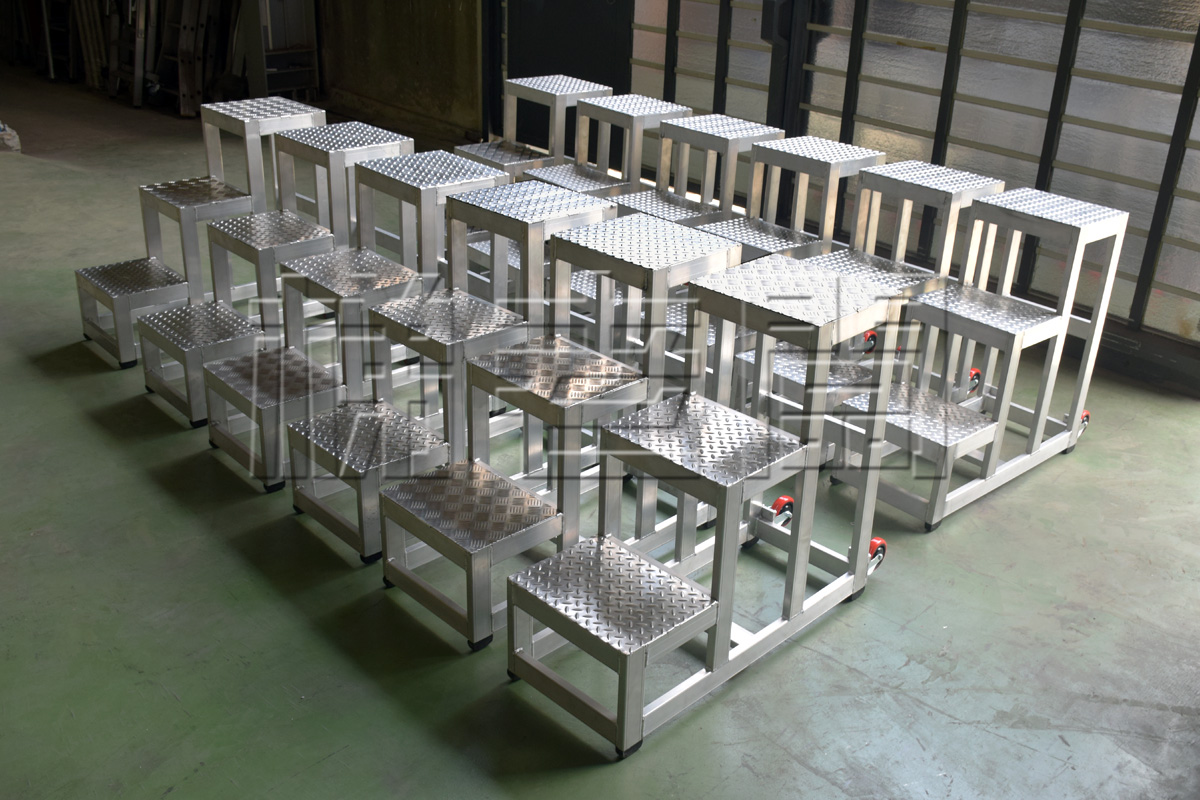 梯老闆訂製三階踏台